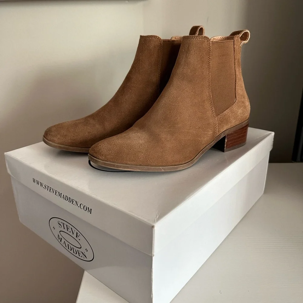 Booties 🤎 - Picture 2 of 9